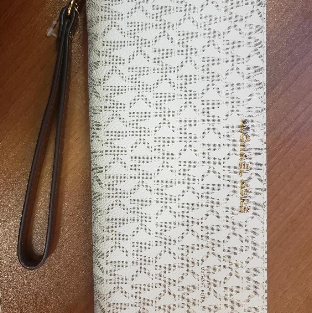 Authentic Michael Kors Continental Wallet